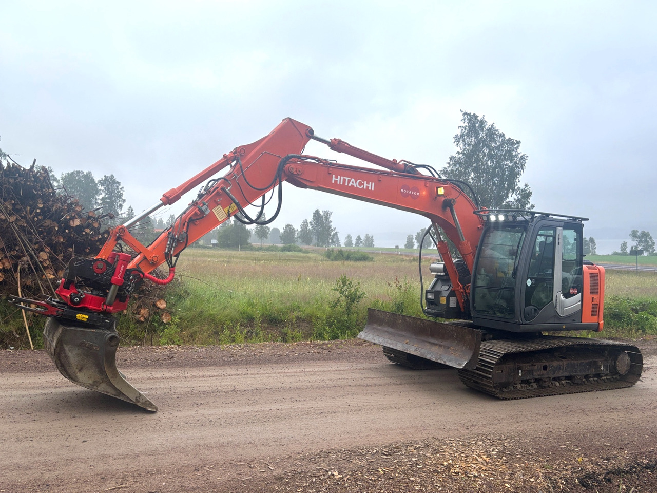 Hitachi ZX135US-3 - Grävmaskin: bild 1 Hitachi ZX135US-3 - Grävmaskin: bild 1