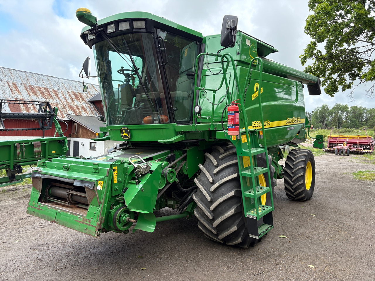 John Deere 9560i - Skördetröska: bild 1 John Deere 9560i - Skördetröska: bild 1