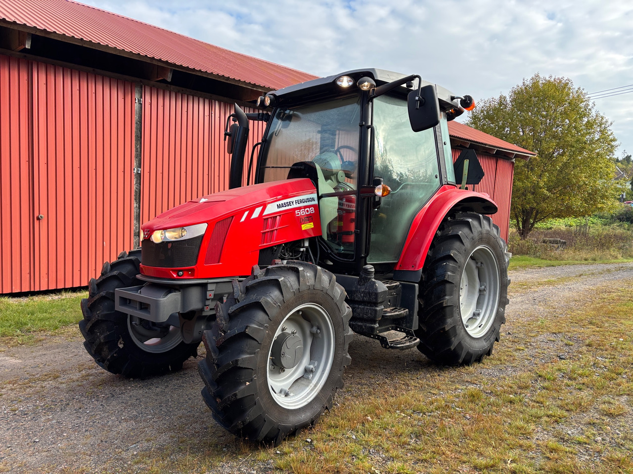 Massey Ferguson 5608 Dyna-4 - Traktor: bild 1 Massey Ferguson 5608 Dyna-4 - Traktor: bild 1