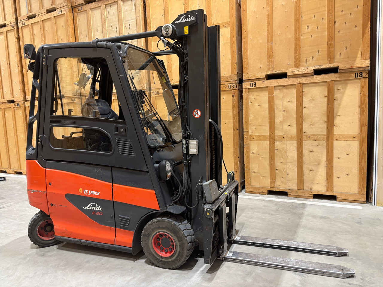 Linde E20 - Materialhanteringsutrustning: bild 1 Linde E20 - Materialhanteringsutrustning: bild 1