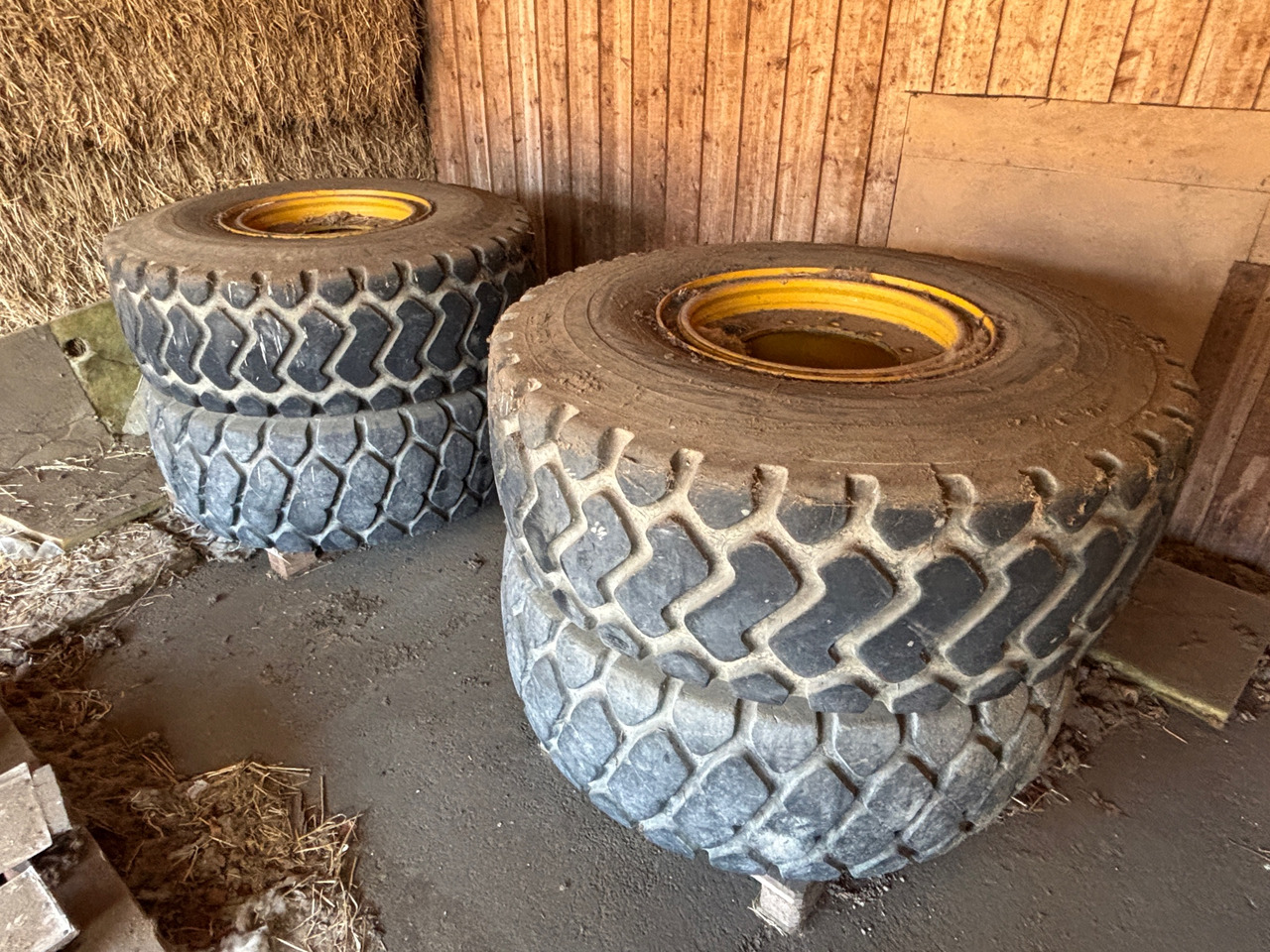 Michelin - Däck för Byggmaskiner: bild 1 Michelin - Däck för Byggmaskiner: bild 1