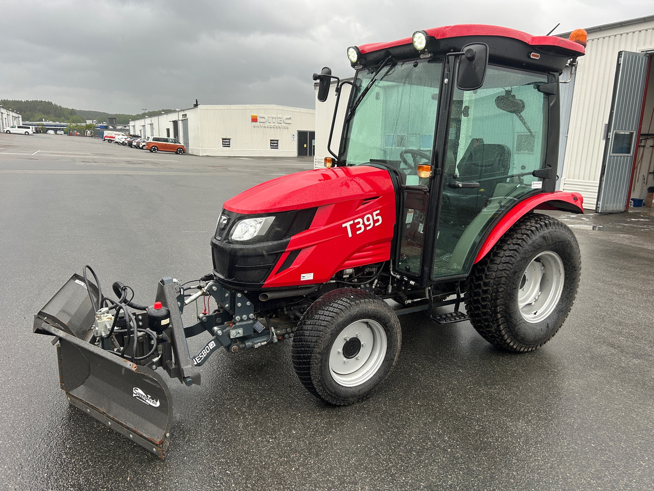 TYM T395 - Traktor: bild 1 TYM T395 - Traktor: bild 1