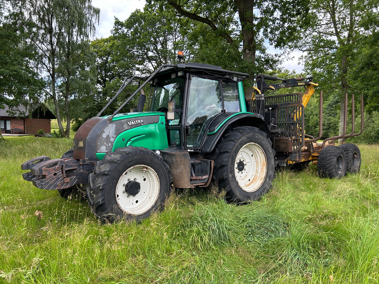 Valtra N121 - Traktor: bild 1 Valtra N121 - Traktor: bild 1
