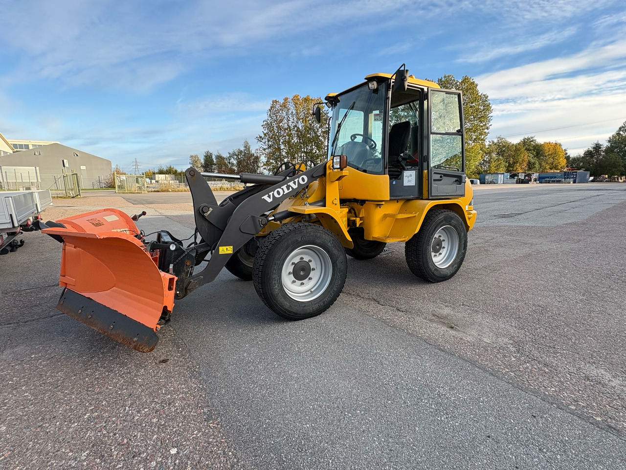 Volvo L30B- Z/X - Hjullastare: bild 1 Volvo L30B- Z/X - Hjullastare: bild 1