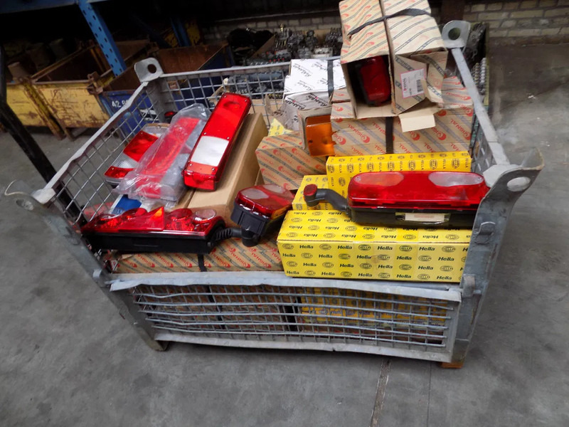 Verlichting voor truck en trailer HELLA VERLICHTING truck en trailer - Bakljus: bild 1 Verlichting voor truck en trailer HELLA VERLICHTING truck en trailer - Bakljus: bild 1