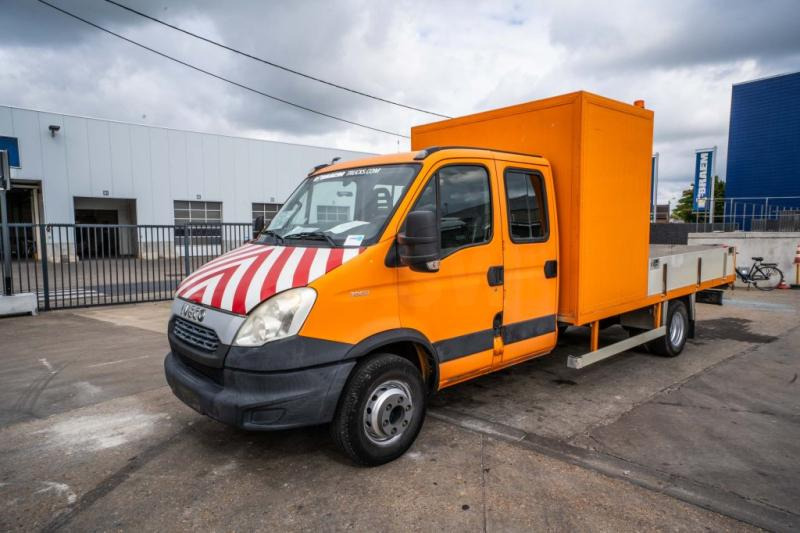 Iveco DAILY 70C17 - Transportbil med flak: bild 1 Iveco DAILY 70C17 - Transportbil med flak: bild 1