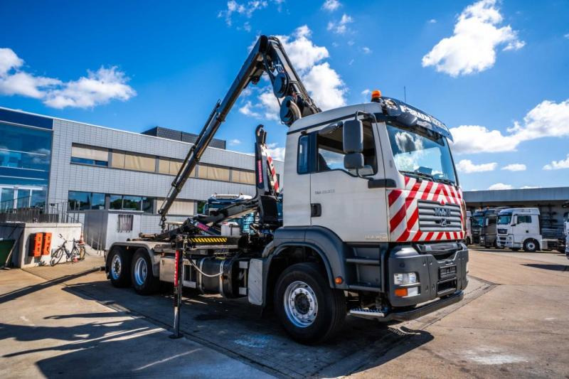 MAN TGA 26.320 BL -6X2-4+HIAB 122 E3 HIDUO - Lastväxlare lastbil, Kranbil: bild 2 MAN TGA 26.320 BL -6X2-4+HIAB 122 E3 HIDUO - Lastväxlare lastbil, Kranbil: bild 2