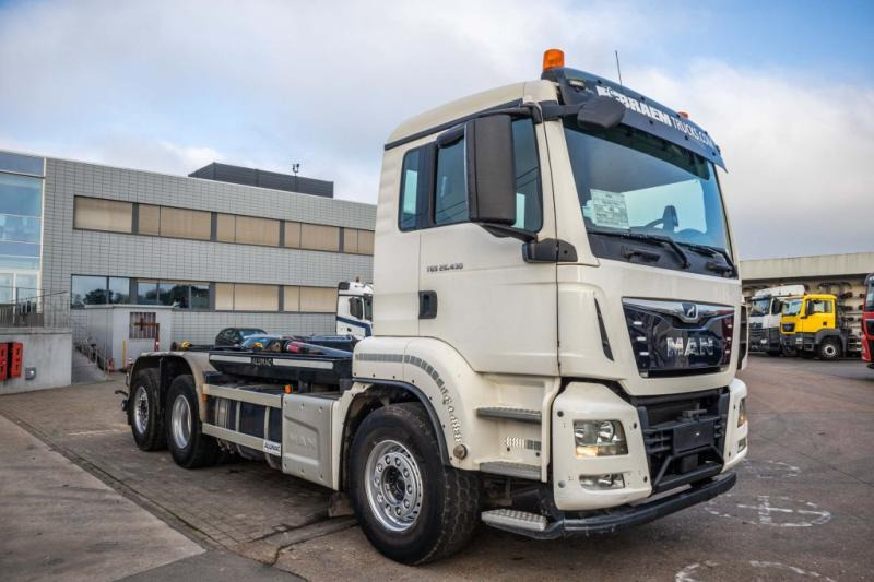 MAN TGS 26.430-6x2-4 BL (New Tires) - Lastväxlare lastbil: bild 2 MAN TGS 26.430-6x2-4 BL (New Tires) - Lastväxlare lastbil: bild 2