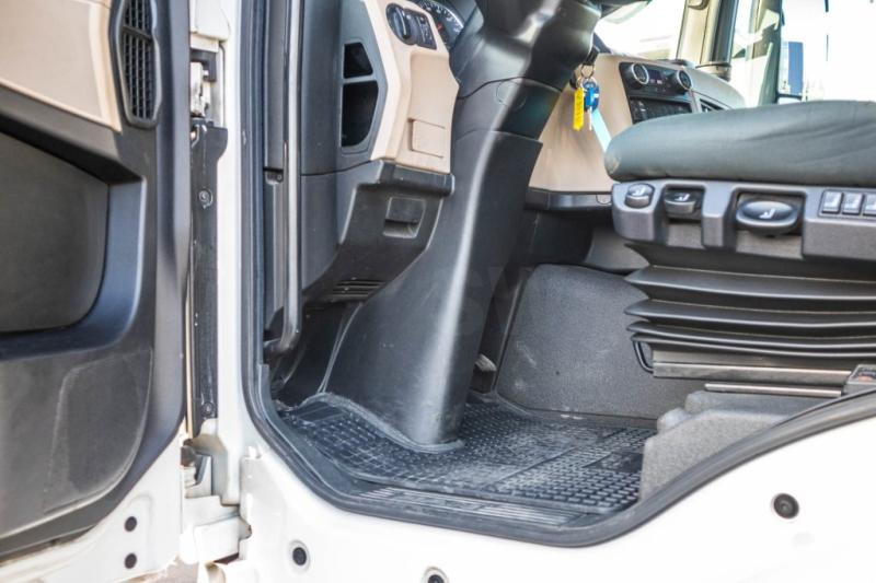 MAN TGS 35.420 BL-8X4-4 +HIAB 188 E-2 - Flakbil, Kranbil: bild 5 MAN TGS 35.420 BL-8X4-4 +HIAB 188 E-2 - Flakbil, Kranbil: bild 5