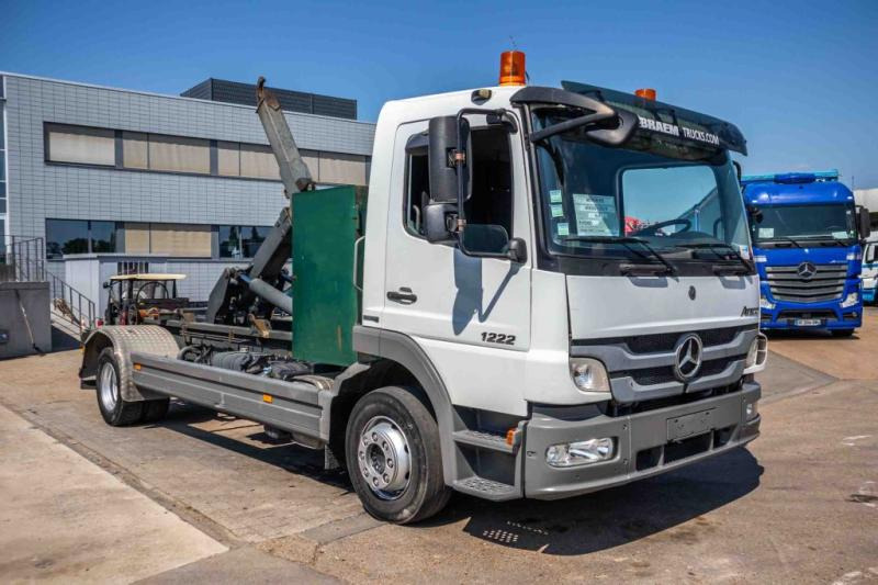 Mercedes ATEGO 1222 K - Lastväxlare lastbil: bild 2 Mercedes ATEGO 1222 K - Lastväxlare lastbil: bild 2