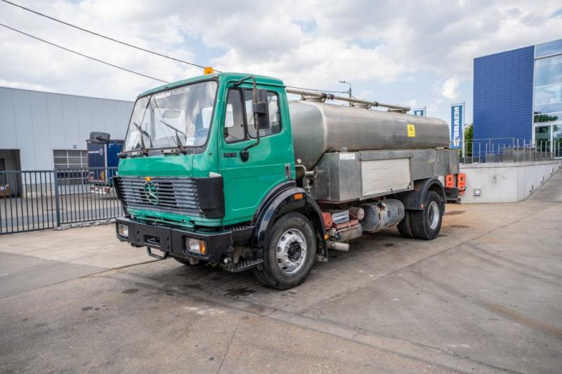 Mercedes SK 1831 L - WATER/EAU-11.500 L/3 Comp. - Tankbil: bild 1 Mercedes SK 1831 L - WATER/EAU-11.500 L/3 Comp. - Tankbil: bild 1