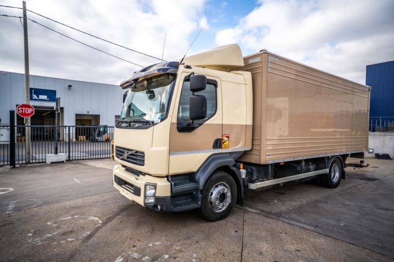 Volvo FL 260 (13.5t) +DHOLLANDIA 2T - Lastbil med skåp: bild 1 Volvo FL 260 (13.5t) +DHOLLANDIA 2T - Lastbil med skåp: bild 1