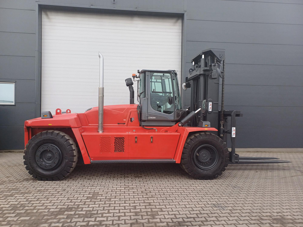 Kalmar DCG250-12LB - Dieseltruck: bild 4 Kalmar DCG250-12LB - Dieseltruck: bild 4