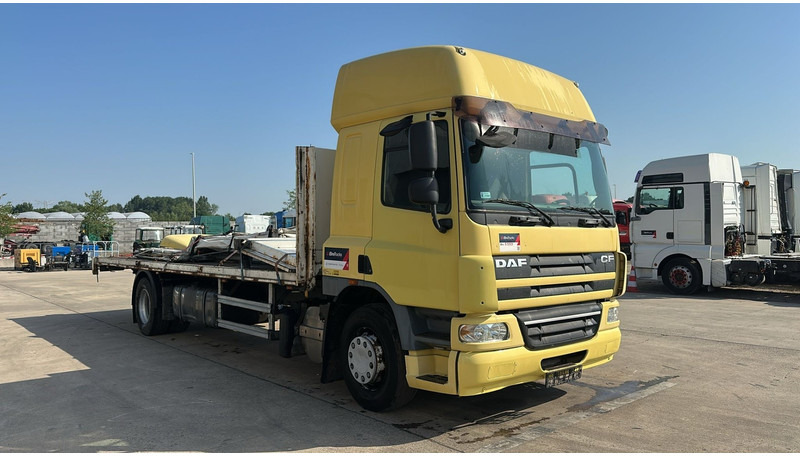 DAF 75 CF 310 (GOOD CONDITION / POSSIBLE AS BOX WITH CURTAIN / BONNE ETAT) - Flakbil: bild 3 DAF 75 CF 310 (GOOD CONDITION / POSSIBLE AS BOX WITH CURTAIN / BONNE ETAT) - Flakbil: bild 3