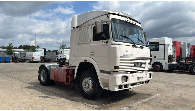 Iveco Turbostar 190 - 36 (6 CYLINDRE EN LIGNE / 6 CYLINDER / WATER COOLING / REFROIDISSEMENT D'EAU) - Dragbil: bild 2 Iveco Turbostar 190 - 36 (6 CYLINDRE EN LIGNE / 6 CYLINDER / WATER COOLING / REFROIDISSEMENT D'EAU) - Dragbil: bild 2