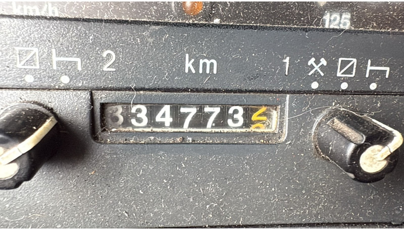 Dragbil Scania 124-420 (6X2 / 8 TYRES / ORIGINAL TRACTOR UNIT / FRONT STEEL): bild 10