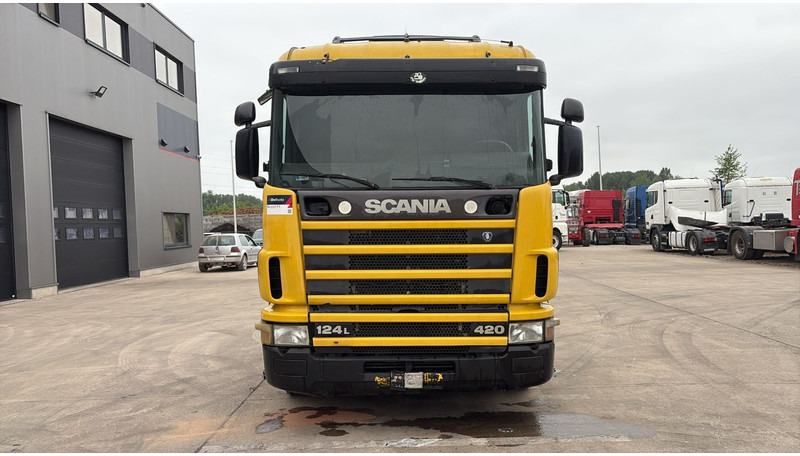 Scania 124-420 (6X2 / 8 TYRES / ORIGINAL TRACTOR UNIT / FRONT STEEL) - Dragbil: bild 2 Scania 124-420 (6X2 / 8 TYRES / ORIGINAL TRACTOR UNIT / FRONT STEEL) - Dragbil: bild 2