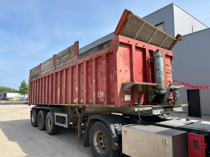 Fruehauf ONCRK22-110A (REMORQUE FRANCAIS / FRENCH TRAILER / DRUM BRAKES / FREINS TAMBOURS) - Tippbil semitrailer: bild 2 Fruehauf ONCRK22-110A (REMORQUE FRANCAIS / FRENCH TRAILER / DRUM BRAKES / FREINS TAMBOURS) - Tippbil semitrailer: bild 2