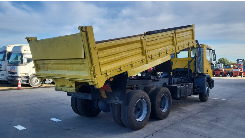 Iveco Eurocargo 260 E 27 (SUSPENSION LAMES / STEEL SUSPENSION / 6X4) - Tippbil lastbil: bild 4 Iveco Eurocargo 260 E 27 (SUSPENSION LAMES / STEEL SUSPENSION / 6X4) - Tippbil lastbil: bild 4
