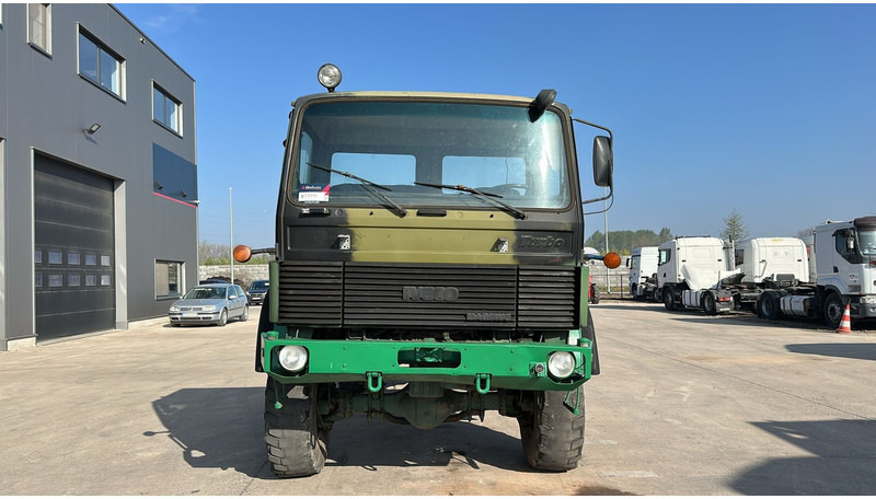 Iveco Magirus 110 - 16 (4X4 / 57000 KM / LAMES / GRAND PONT / 6 CYLINDRES EN LIGNE !! / MANUAL PUMP) - Chassi lastbil: bild 2 Iveco Magirus 110 - 16 (4X4 / 57000 KM / LAMES / GRAND PONT / 6 CYLINDRES EN LIGNE !! / MANUAL PUMP) - Chassi lastbil: bild 2