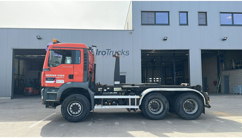 MAN TGA 33.360 (MANUAL GEARBOX / BELGIAN TRUCK / 6X4 / BIG AXLE / SEMI MANUAL PUMP) - Lastväxlare lastbil: bild 5 MAN TGA 33.360 (MANUAL GEARBOX / BELGIAN TRUCK / 6X4 / BIG AXLE / SEMI MANUAL PUMP) - Lastväxlare lastbil: bild 5