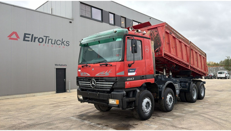 Mercedes-Benz Actros 4143 (GRAND PONT / BOITE MANUELLE / LAMES / 8X4 / STEEL SUSP.) - Tippbil lastbil: bild 1 Mercedes-Benz Actros 4143 (GRAND PONT / BOITE MANUELLE / LAMES / 8X4 / STEEL SUSP.) - Tippbil lastbil: bild 1