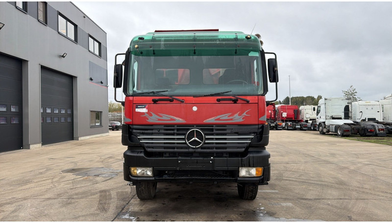 Mercedes-Benz Actros 4143 (GRAND PONT / BOITE MANUELLE / LAMES / 8X4 / STEEL SUSP.) - Tippbil lastbil: bild 2 Mercedes-Benz Actros 4143 (GRAND PONT / BOITE MANUELLE / LAMES / 8X4 / STEEL SUSP.) - Tippbil lastbil: bild 2