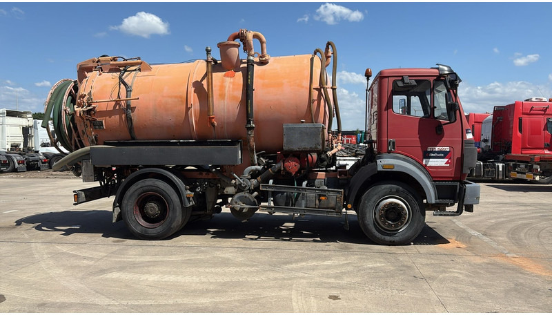 Mercedes-Benz SK 1824 (11.000 L VACUUM / HYDROCUREUR / V6 / BOITE MANUELLE) - Sugbil: bild 3 Mercedes-Benz SK 1824 (11.000 L VACUUM / HYDROCUREUR / V6 / BOITE MANUELLE) - Sugbil: bild 3