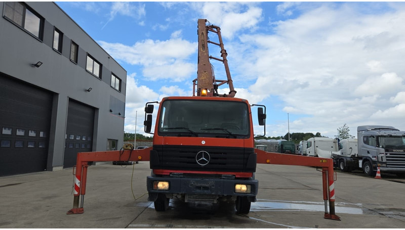 Mercedes-Benz SK 1824 (V6 / LAMES / GRAND PONT / PUTZMEISTER 24M/ JOYSTICK / RADIO) - Betongpump: bild 5 Mercedes-Benz SK 1824 (V6 / LAMES / GRAND PONT / PUTZMEISTER 24M/ JOYSTICK / RADIO) - Betongpump: bild 5