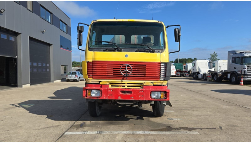 Mercedes-Benz SK 2527 (MALAXEUR / MIXER / POSSIBLE COMME CHASSIS / 6X4 / LAMES / GRAND PONT) - Betongbil: bild 2 Mercedes-Benz SK 2527 (MALAXEUR / MIXER / POSSIBLE COMME CHASSIS / 6X4 / LAMES / GRAND PONT) - Betongbil: bild 2