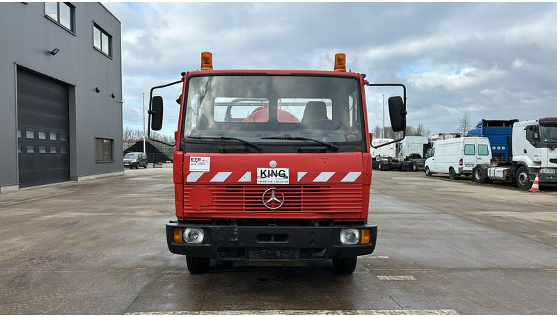 Mercedes-Benz SK 814 (VIDANGEUR / VACUUM / AUXILAIRY / SPER / STEEL SUSP. / LAMES) - Sugbil: bild 2 Mercedes-Benz SK 814 (VIDANGEUR / VACUUM / AUXILAIRY / SPER / STEEL SUSP. / LAMES) - Sugbil: bild 2