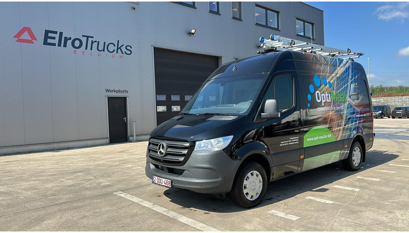 Mercedes-Benz Sprinter 317 (AUTOMAAT / AIRCO / MBUX / L2H2 / TREKHAAK / CAMERA + PARKEERSENSOREN / 3 ZITPLAATSEN) - Skåpbil: bild 2 Mercedes-Benz Sprinter 317 (AUTOMAAT / AIRCO / MBUX / L2H2 / TREKHAAK / CAMERA + PARKEERSENSOREN / 3 ZITPLAATSEN) - Skåpbil: bild 2