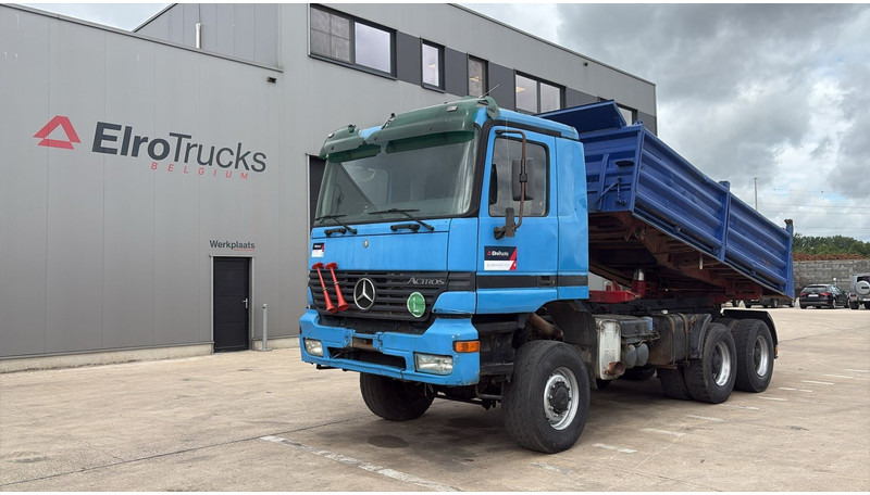 Mercedes-Benz actros 3340 (6X6 / BOITE MANUELLE /MANUAL GEARBOX / 3 PONTS / V6 / MP1) - Tippbil lastbil: bild 1 Mercedes-Benz actros 3340 (6X6 / BOITE MANUELLE /MANUAL GEARBOX / 3 PONTS / V6 / MP1) - Tippbil lastbil: bild 1