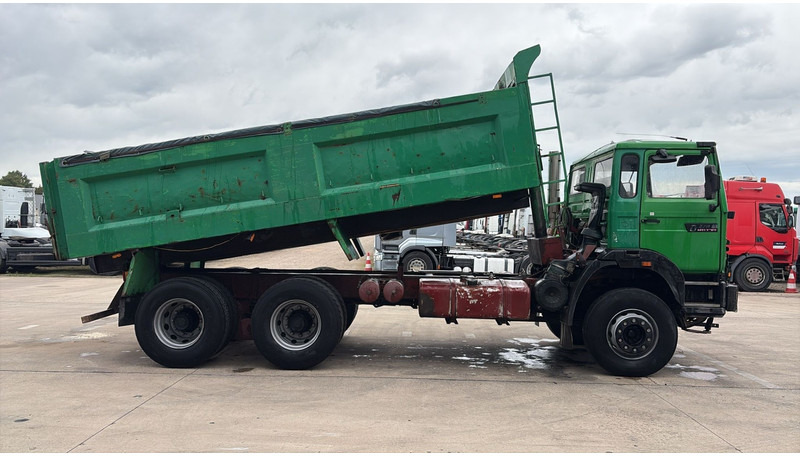 Renault G 300 MAXTER (GRAND PONT / POMPE MANUELLE / 6X4) - Tippbil lastbil: bild 4 Renault G 300 MAXTER (GRAND PONT / POMPE MANUELLE / 6X4) - Tippbil lastbil: bild 4