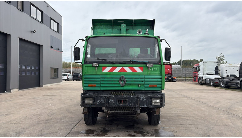 Renault G 300 MAXTER (GRAND PONT / POMPE MANUELLE / 6X4) - Tippbil lastbil: bild 2 Renault G 300 MAXTER (GRAND PONT / POMPE MANUELLE / 6X4) - Tippbil lastbil: bild 2
