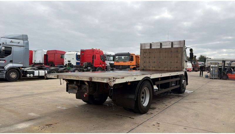 Renault Midlum 270 (18 TONNES / BOITE MANUELLE / MANUAL GEARBOX / GOOD CONDITION) - Flakbil: bild 5 Renault Midlum 270 (18 TONNES / BOITE MANUELLE / MANUAL GEARBOX / GOOD CONDITION) - Flakbil: bild 5