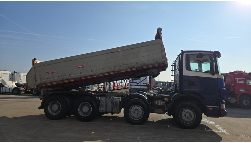 Scania 124-420 (BIG AXLE / GRAND PONT / LAMES / STEEL SUSP. / MANUAL GEARBOX / BOITE MANUELLE) - Tippbil lastbil: bild 4 Scania 124-420 (BIG AXLE / GRAND PONT / LAMES / STEEL SUSP. / MANUAL GEARBOX / BOITE MANUELLE) - Tippbil lastbil: bild 4