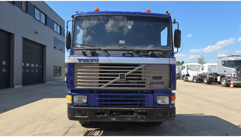 Volvo F 12 - 360 (FULL STEEL SUSPENSION / MANUAL PUMP / SUSP. LAMES / 6X2) - Chassi lastbil: bild 2 Volvo F 12 - 360 (FULL STEEL SUSPENSION / MANUAL PUMP / SUSP. LAMES / 6X2) - Chassi lastbil: bild 2