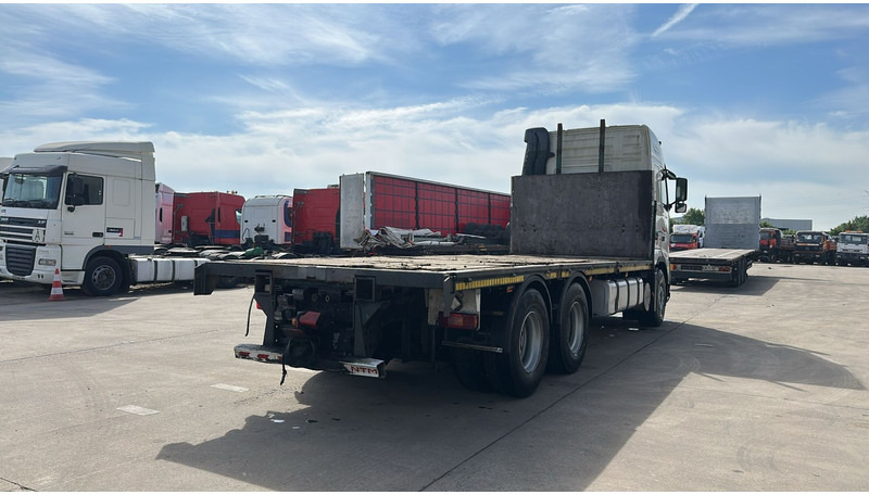 Volvo FH 12 - 460 (BOITE MANUELLE / MANUAL GEARBOX / 10 TYRES / 6X2 / AC / AIRCO) - Flakbil: bild 5 Volvo FH 12 - 460 (BOITE MANUELLE / MANUAL GEARBOX / 10 TYRES / 6X2 / AC / AIRCO) - Flakbil: bild 5