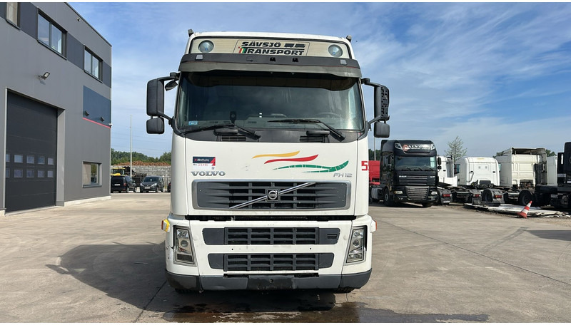 Volvo FH 12 - 460 (BOITE MANUELLE / MANUAL GEARBOX / 10 TYRES / 6X2 / AC / AIRCO) - Flakbil: bild 2 Volvo FH 12 - 460 (BOITE MANUELLE / MANUAL GEARBOX / 10 TYRES / 6X2 / AC / AIRCO) - Flakbil: bild 2