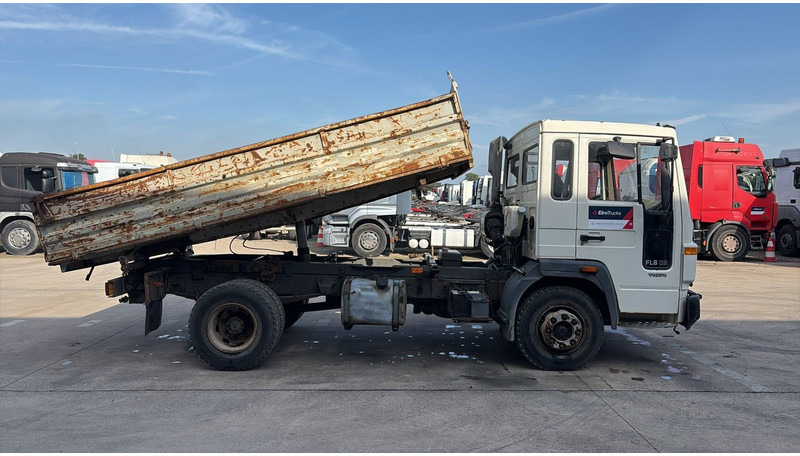 Volvo FL 6 - 8 (MANUAL PUMP / POMPE MANUELLE) - Tippbil lastbil: bild 3 Volvo FL 6 - 8 (MANUAL PUMP / POMPE MANUELLE) - Tippbil lastbil: bild 3