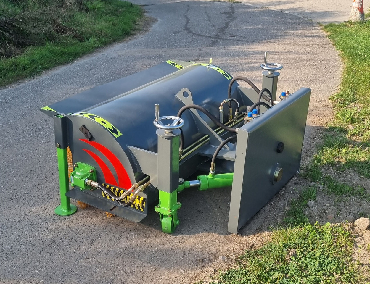 Rolbezem 1,30m nylon/staal hydraulisch - Sopaggregat för Lastare: bild 3 Rolbezem 1,30m nylon/staal hydraulisch - Sopaggregat för Lastare: bild 3
