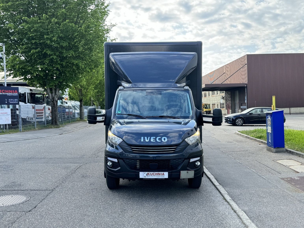 Iveco Daily 72c180 Hi-Matic Koffer LBW Luftgef. Klima - Volymskåp: bild 2 Iveco Daily 72c180 Hi-Matic Koffer LBW Luftgef. Klima - Volymskåp: bild 2