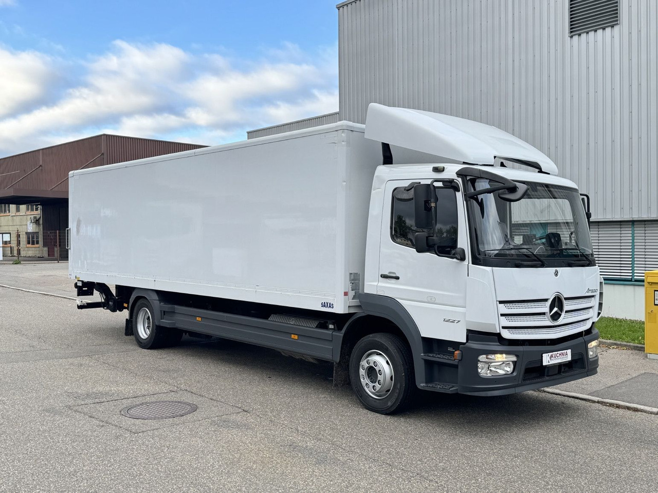 Mercedes-Benz Atego 1227L Koffer 8m LBW Klima Diff. Sperre - Lastbil med skåp: bild 3 Mercedes-Benz Atego 1227L Koffer 8m LBW Klima Diff. Sperre - Lastbil med skåp: bild 3