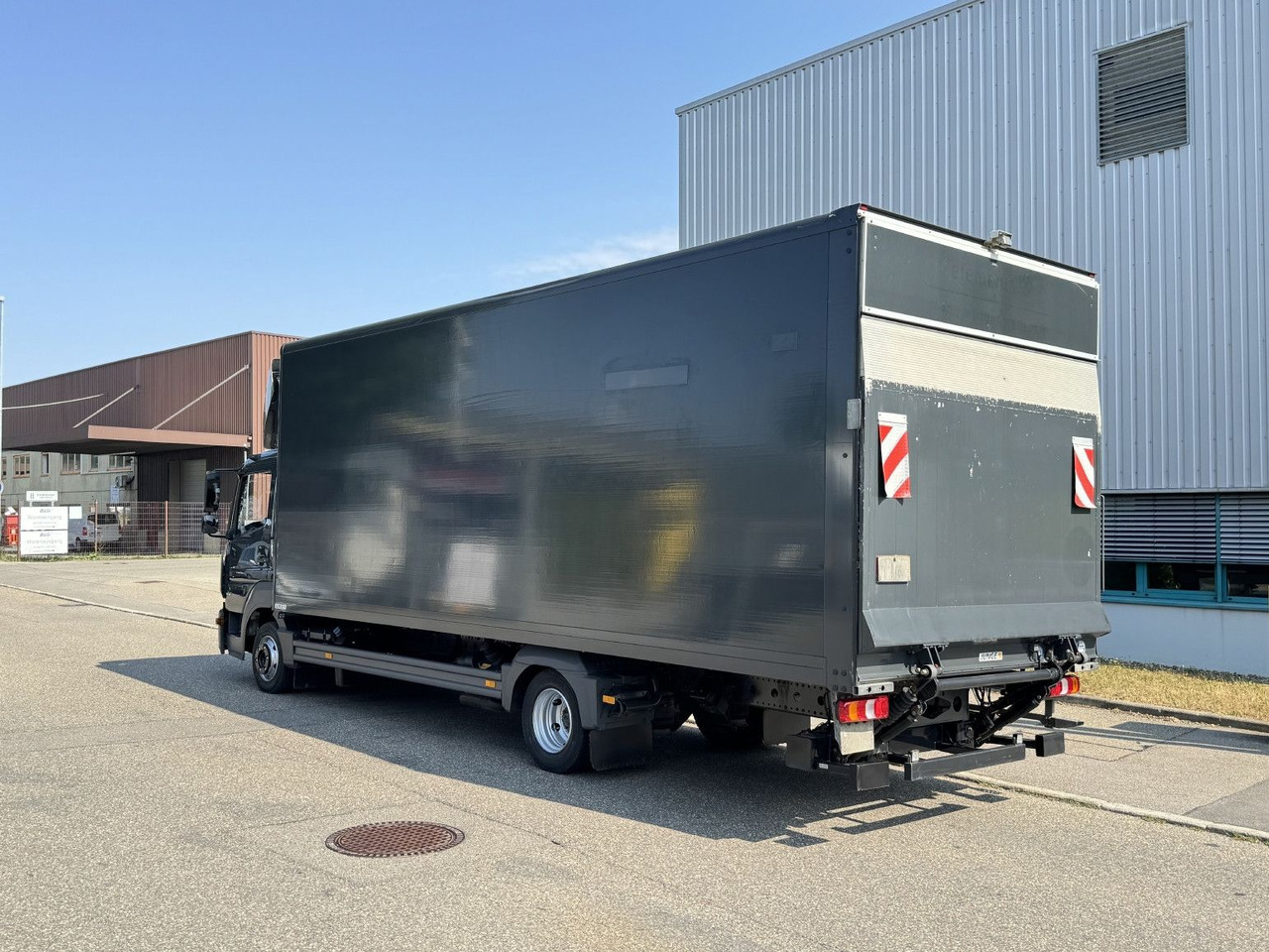 Mercedes-Benz Atego 818L Koffer 7,3m LBW Klima Automatik - Volymskåp: bild 5 Mercedes-Benz Atego 818L Koffer 7,3m LBW Klima Automatik - Volymskåp: bild 5