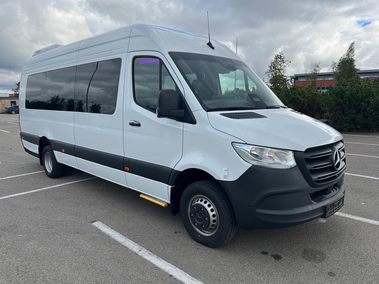 Mercedes-Benz Sprinter 517 Komfort XL, 21 SS - Minibuss, Persontransport: bild 1 Mercedes-Benz Sprinter 517 Komfort XL, 21 SS - Minibuss, Persontransport: bild 1