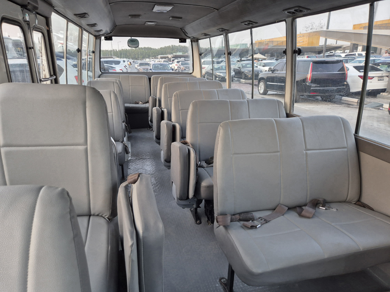 TOYOTA Coaster ... 25 places ...climatisé - Minibuss, Persontransport: bild 5 TOYOTA Coaster ... 25 places ...climatisé - Minibuss, Persontransport: bild 5