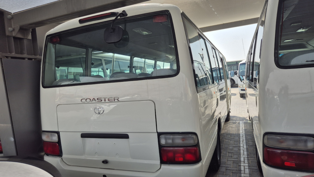 TOYOTA Coaster ... 30 places ... Climatisé - Minibuss, Persontransport: bild 2 TOYOTA Coaster ... 30 places ... Climatisé - Minibuss, Persontransport: bild 2