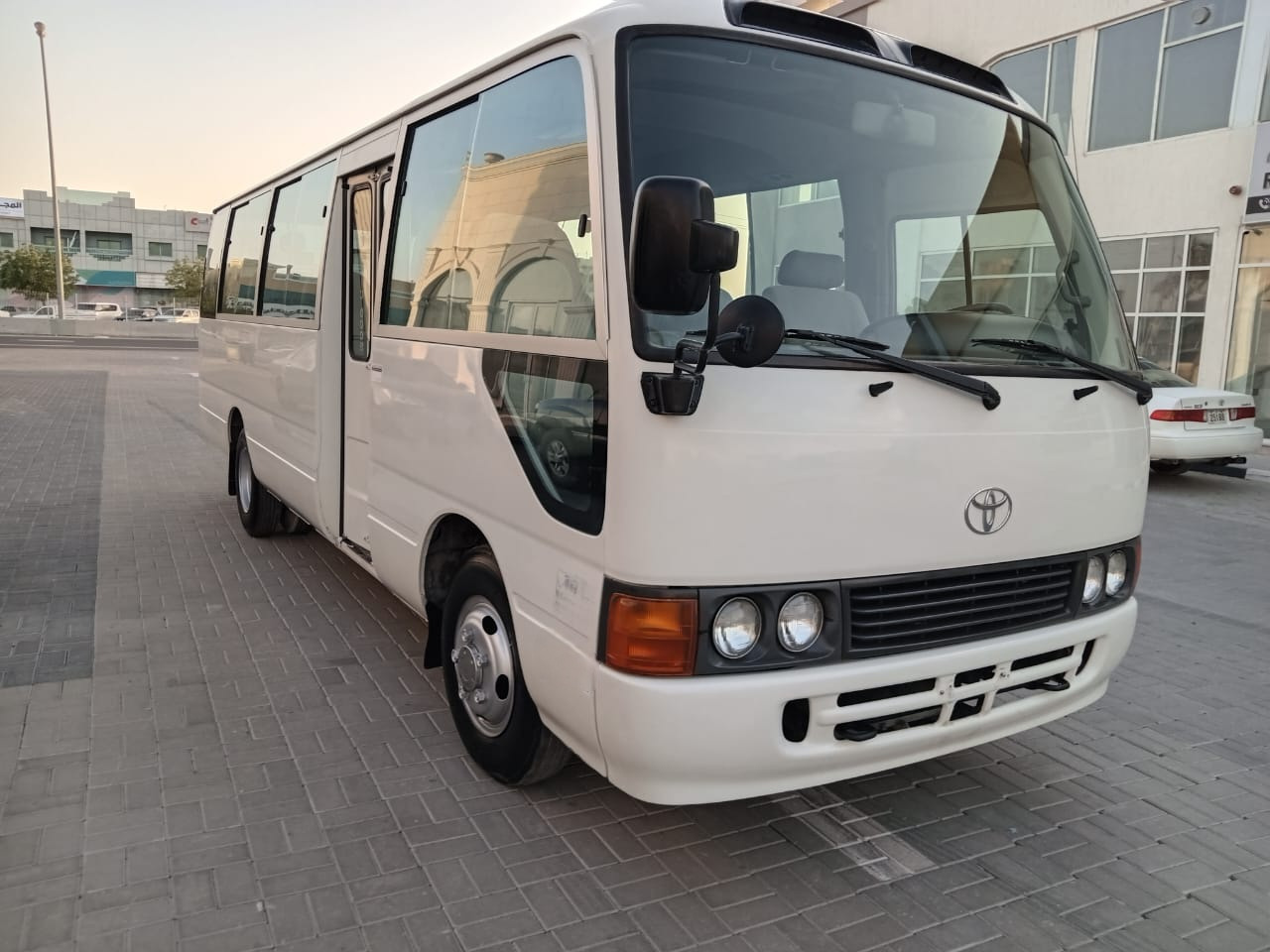 TOYOTA Coaster ... 30 places - diesel - climatisé ... BELGIQUE.. - Minibuss, Persontransport: bild 2 TOYOTA Coaster ... 30 places - diesel - climatisé ... BELGIQUE.. - Minibuss, Persontransport: bild 2