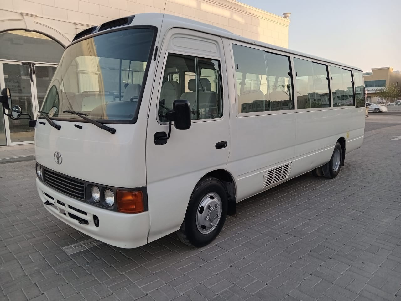 TOYOTA Coaster ... 30 places - diesel - climatisé ... BELGIQUE.. - Minibuss, Persontransport: bild 1 TOYOTA Coaster ... 30 places - diesel - climatisé ... BELGIQUE.. - Minibuss, Persontransport: bild 1
